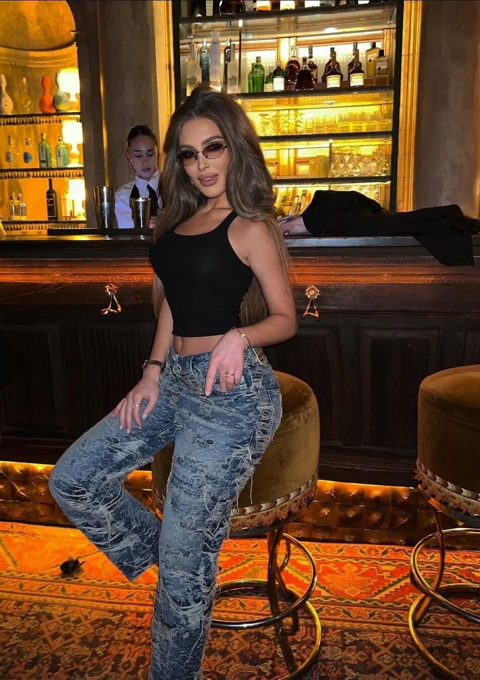 ルーマニアのBimbo Slut Mihaela g