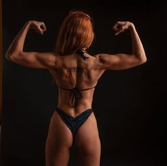 Iva Pazderkova ( )