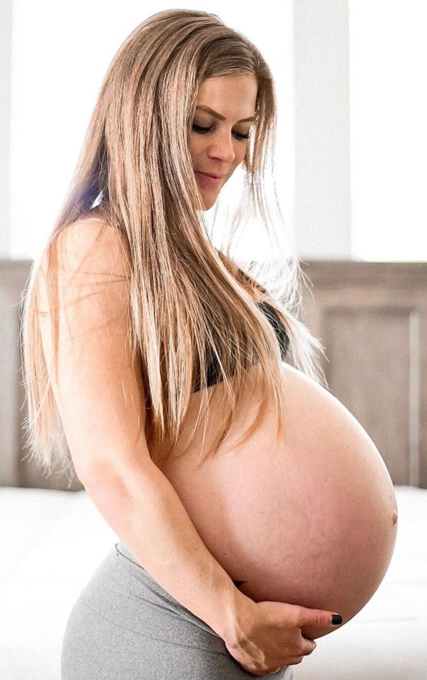 Blonde Preggo Power 