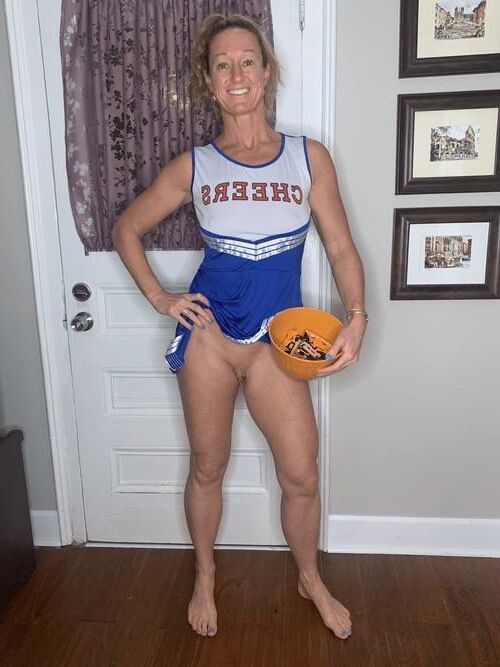 Karyn R