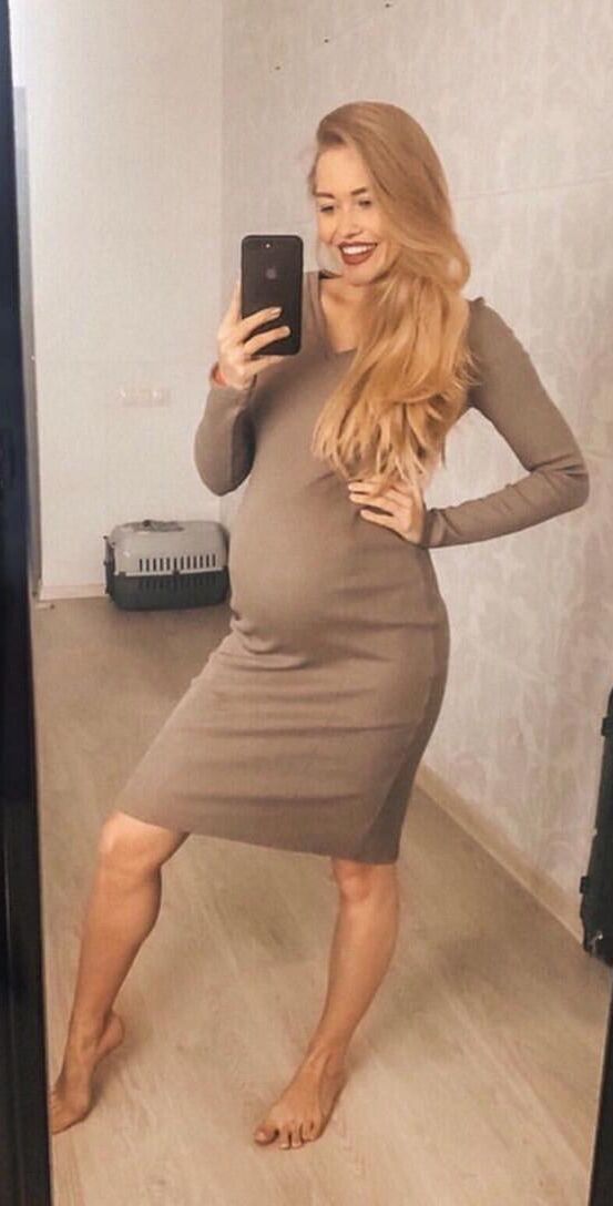 Blonde Preggo Power 