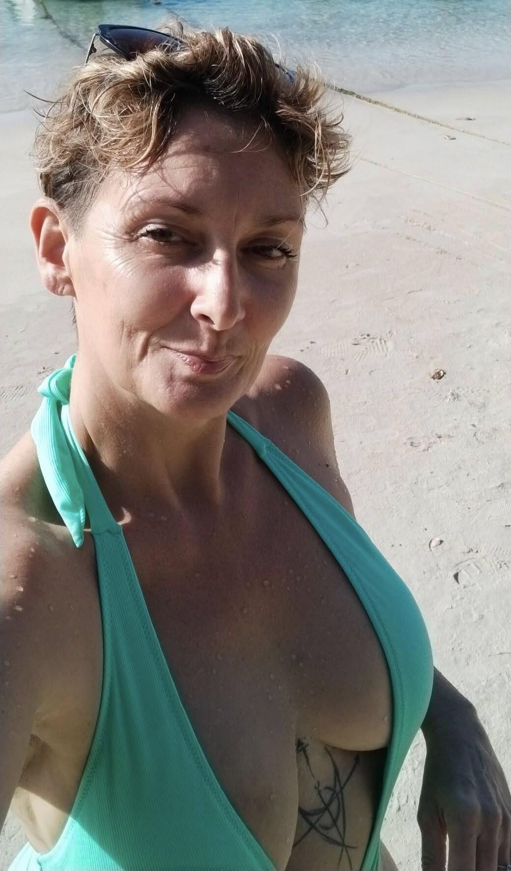 French slut milf big tits krystel bonne milf gros nichons