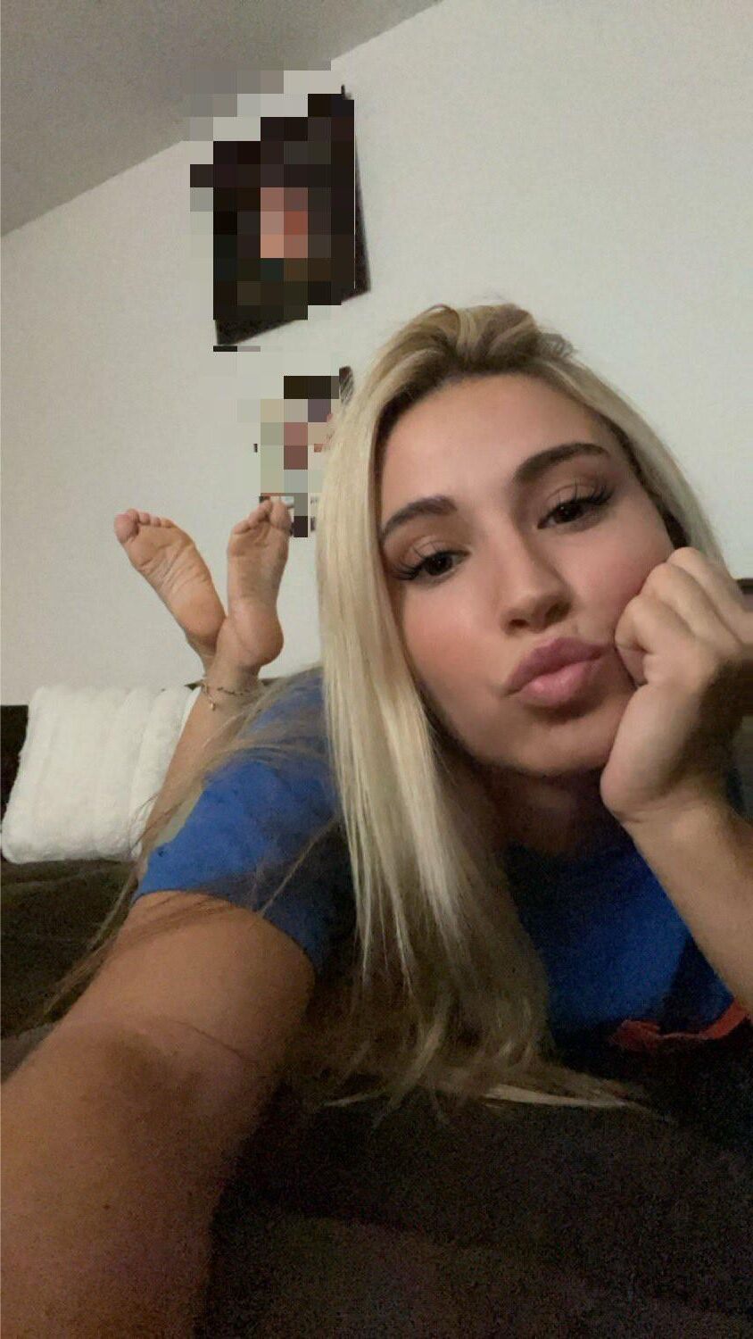 Rainha J Blonde Dom