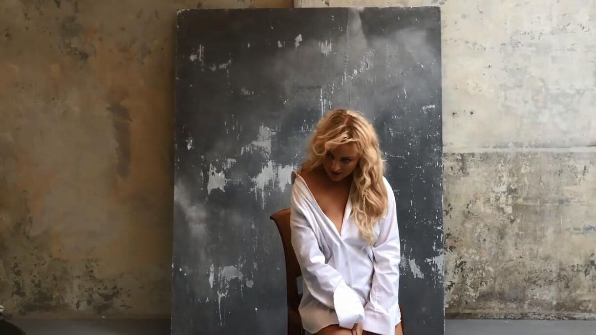 Marketa Konvickova Nic Nenadelas ()