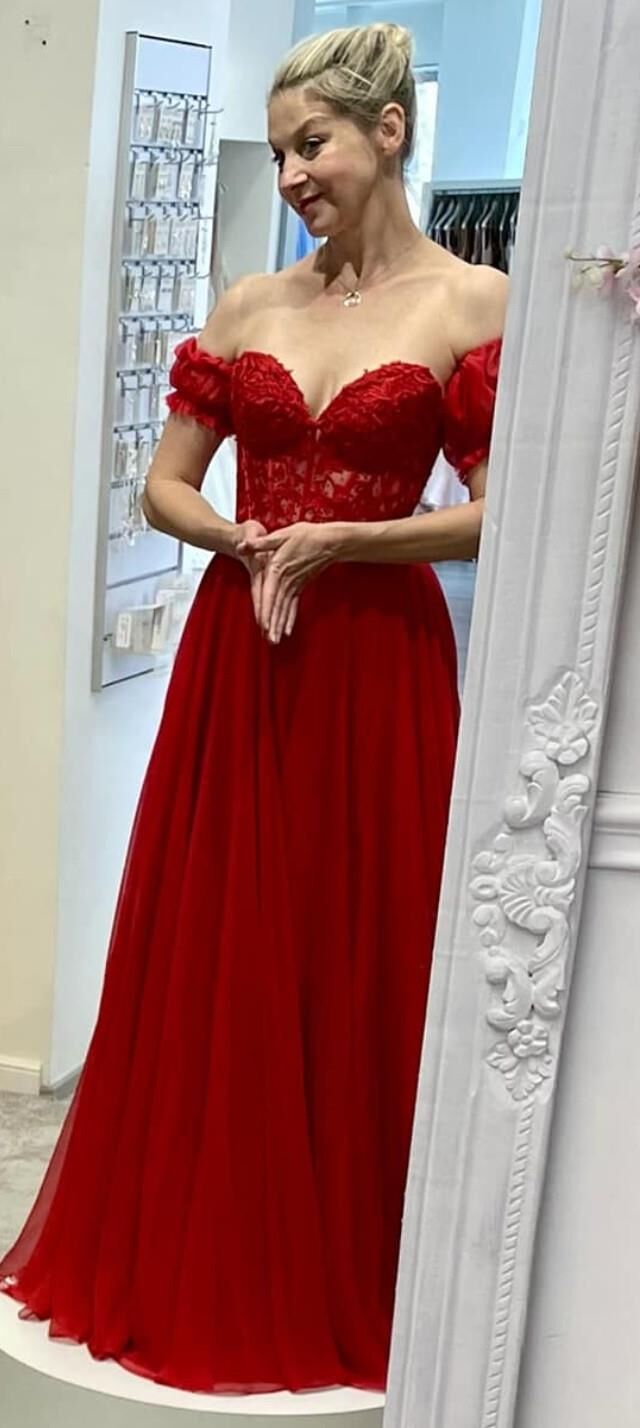 Сабина Лаунова ()
