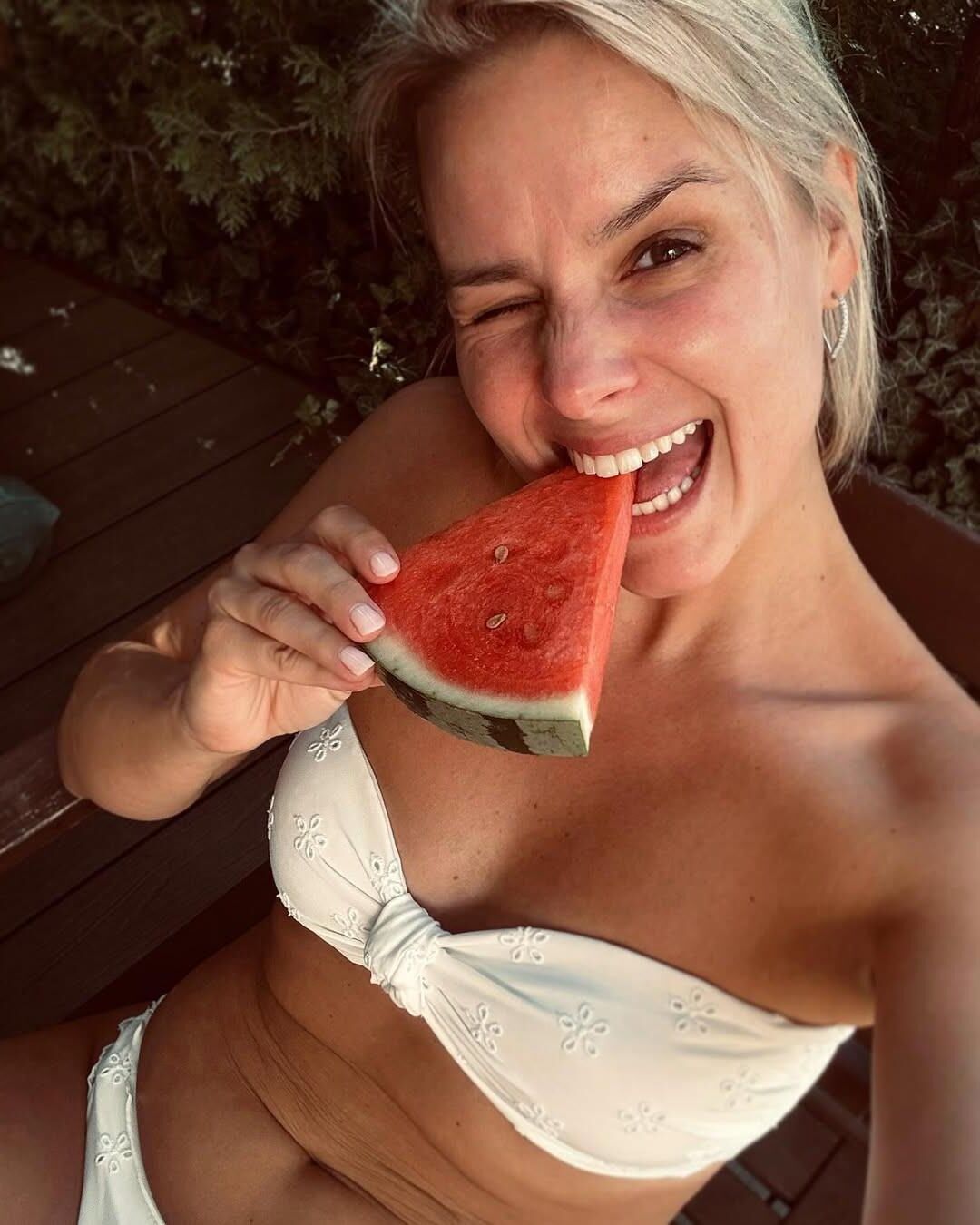 Patricie Pagacova con o sin traje de baño ()