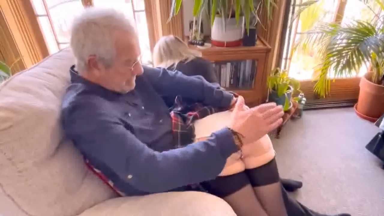 Sue fessée et puni
