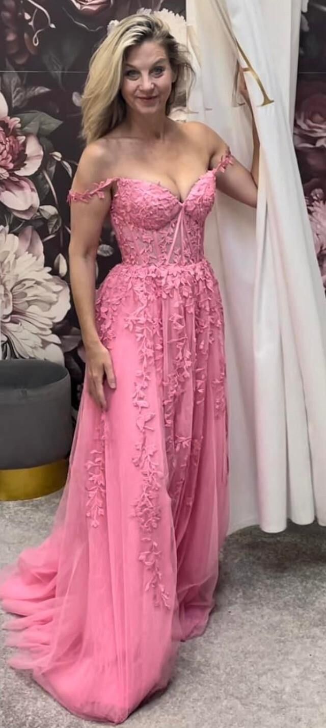 Сабина Лаунова ()