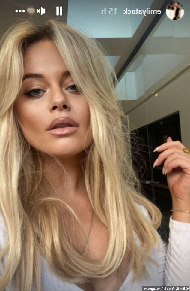 Royaume-Uni Celeb Putain Emily atack pour dégrader