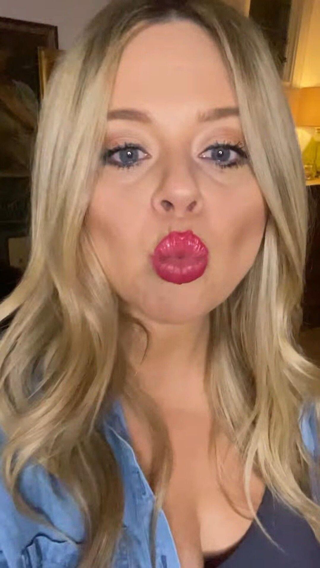 Royaume-Uni Celeb Putain Emily atack pour dégrader