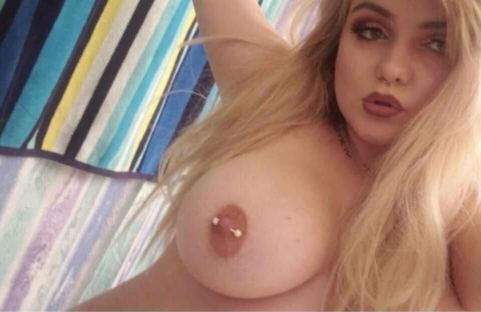 Thick blonde slut Haley 