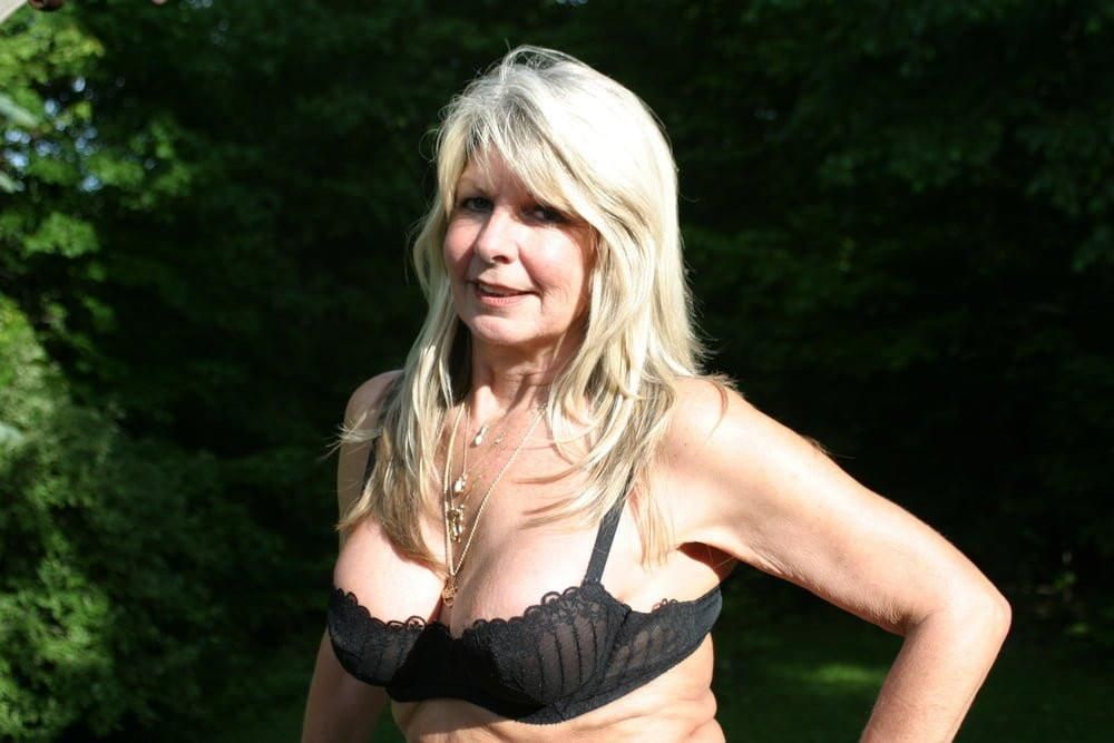Hot Mature Wife Yvonne