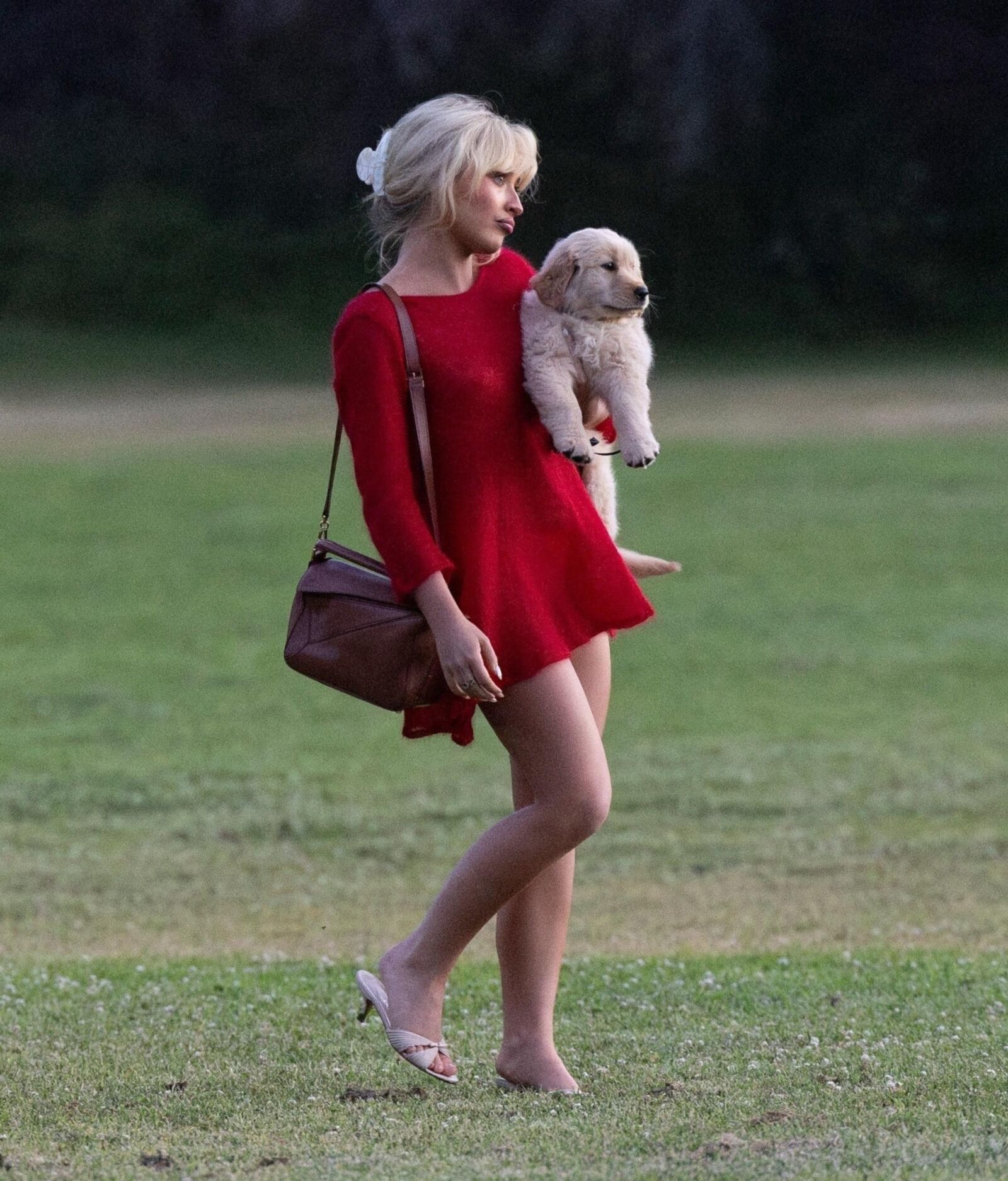 Sabrina Carpenter Seen at a park in the Hollywood Hills 