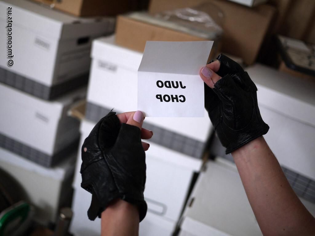 🔹 génial Randy Moore en tant que policier est en difficulté
