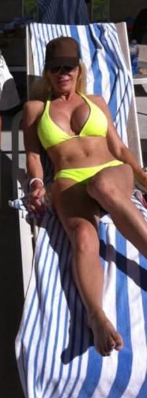 Mãe Milf Bimbo Milf real