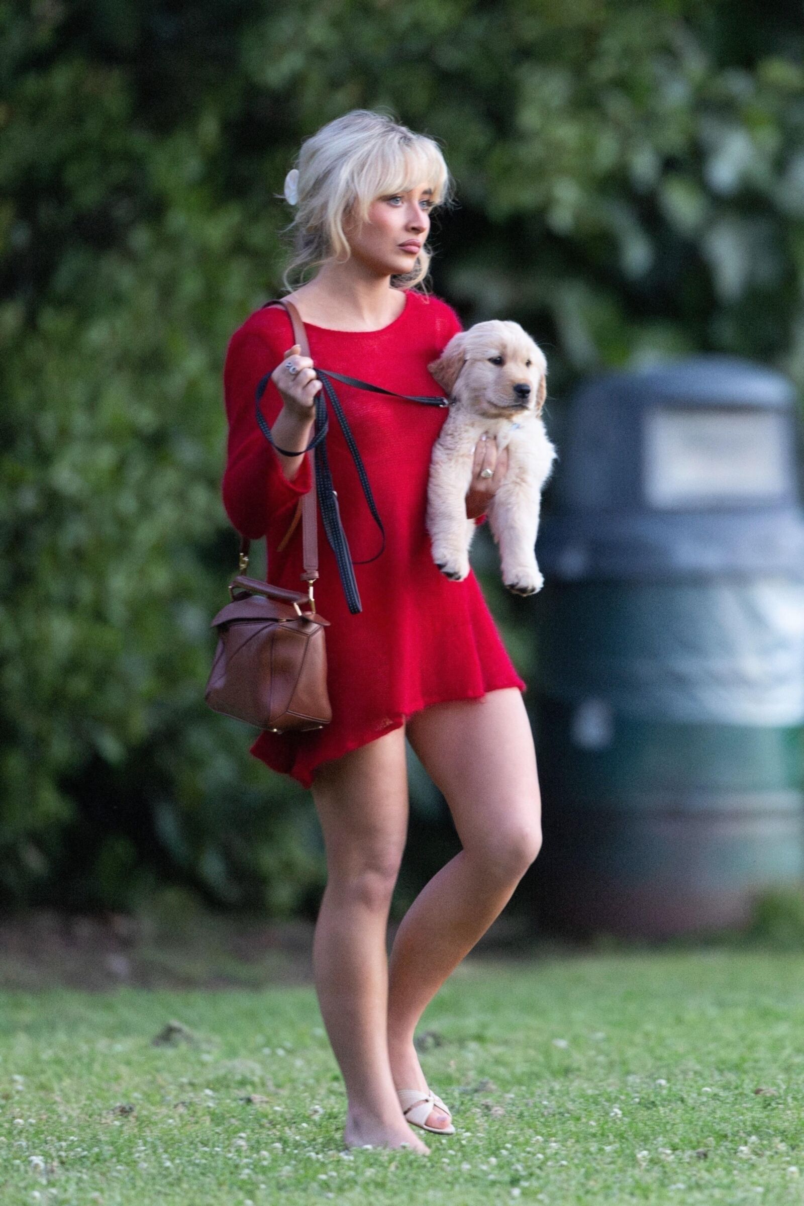Sabrina Carpenter Seen at a park in the Hollywood Hills 