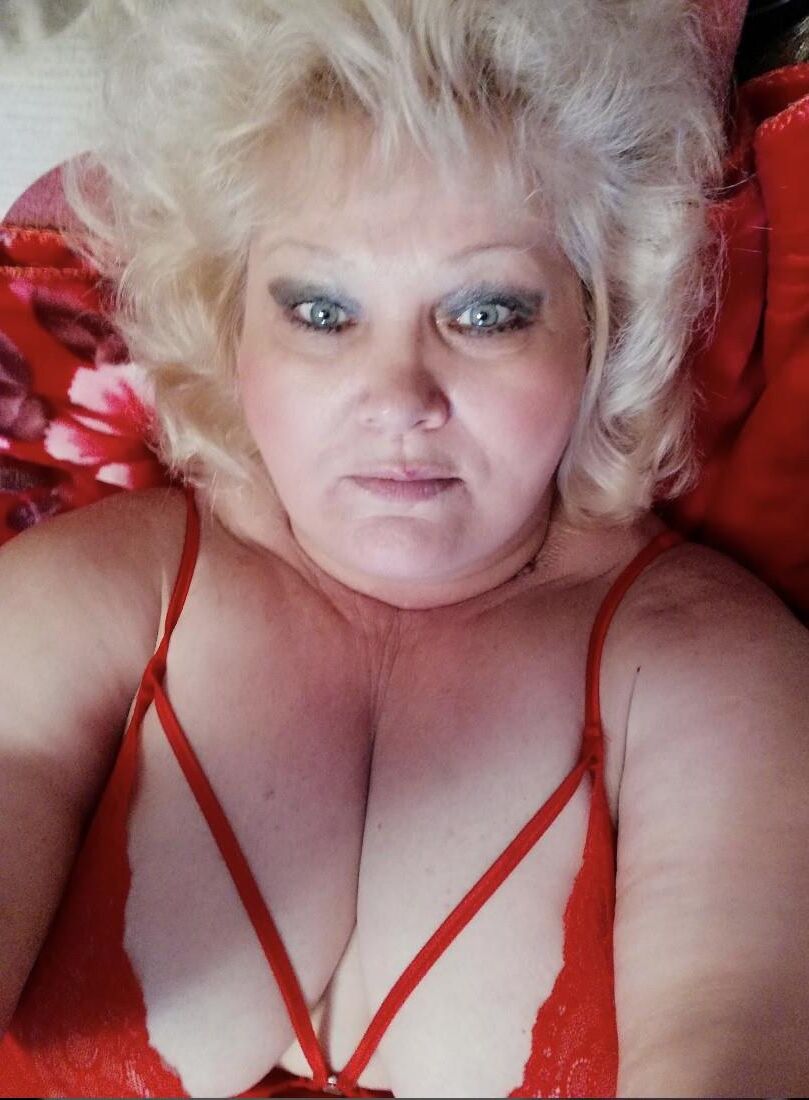 Elena BBW mature blonde from Moscow
