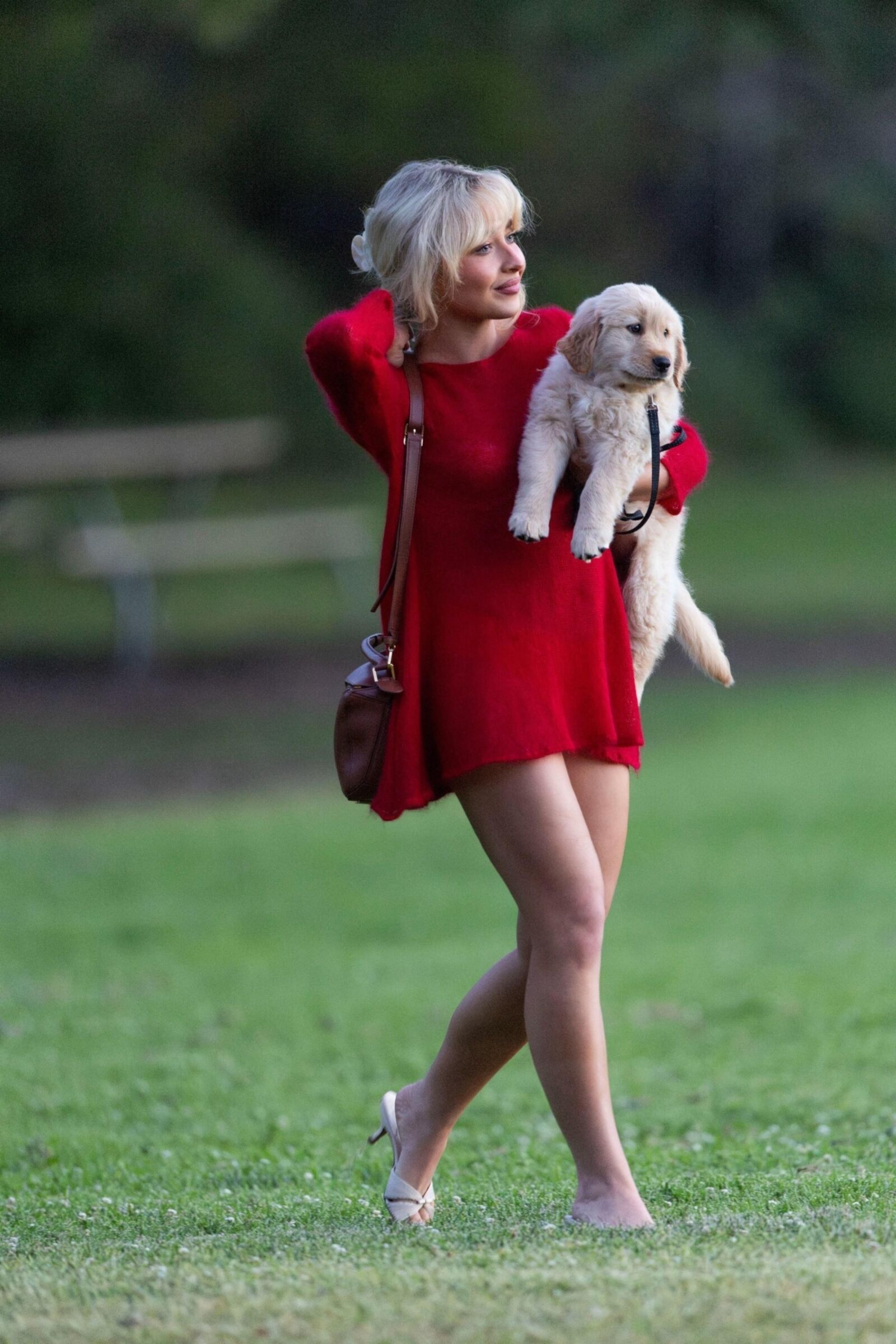 Sabrina Carpenter Seen at a park in the Hollywood Hills 
