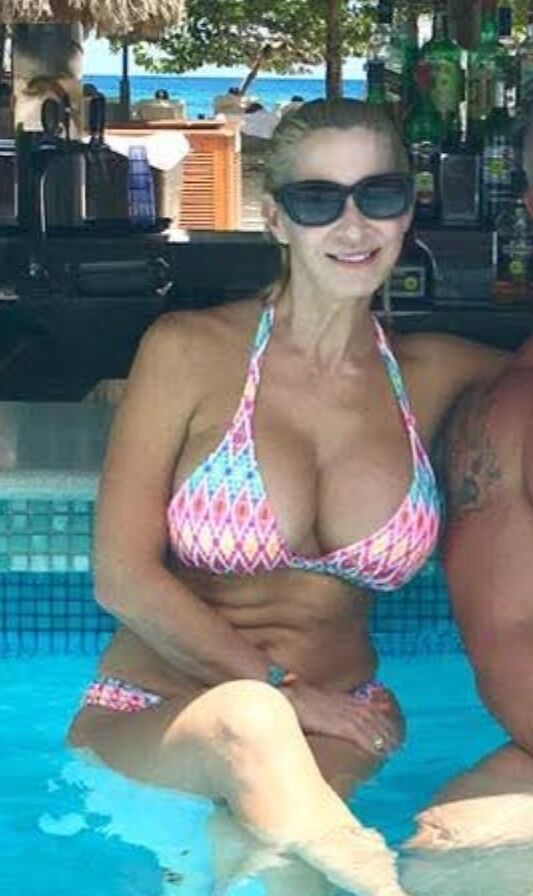 Mãe Milf Bimbo Milf real