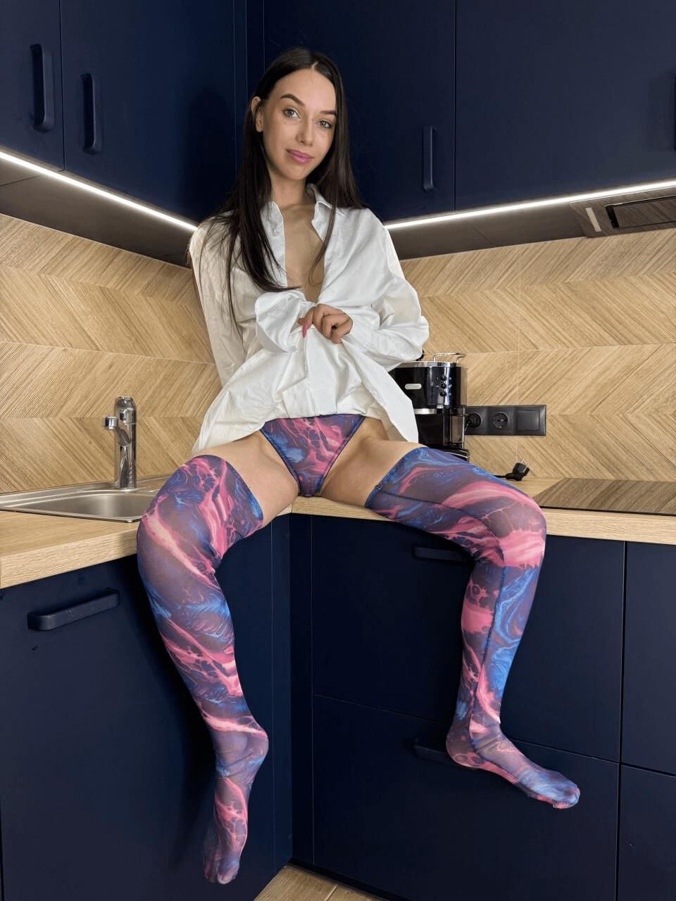 女