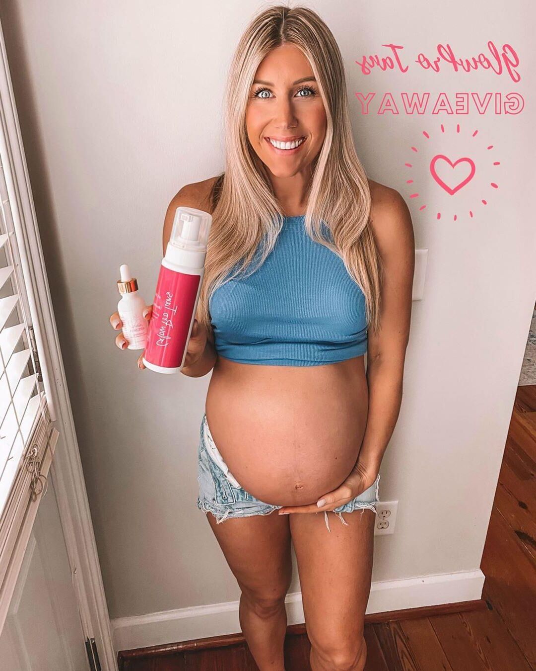 Stunning Pregnant Blonde 