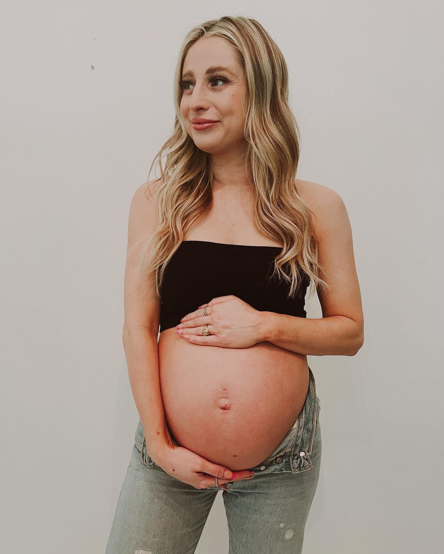 Blonde Preggo Power 