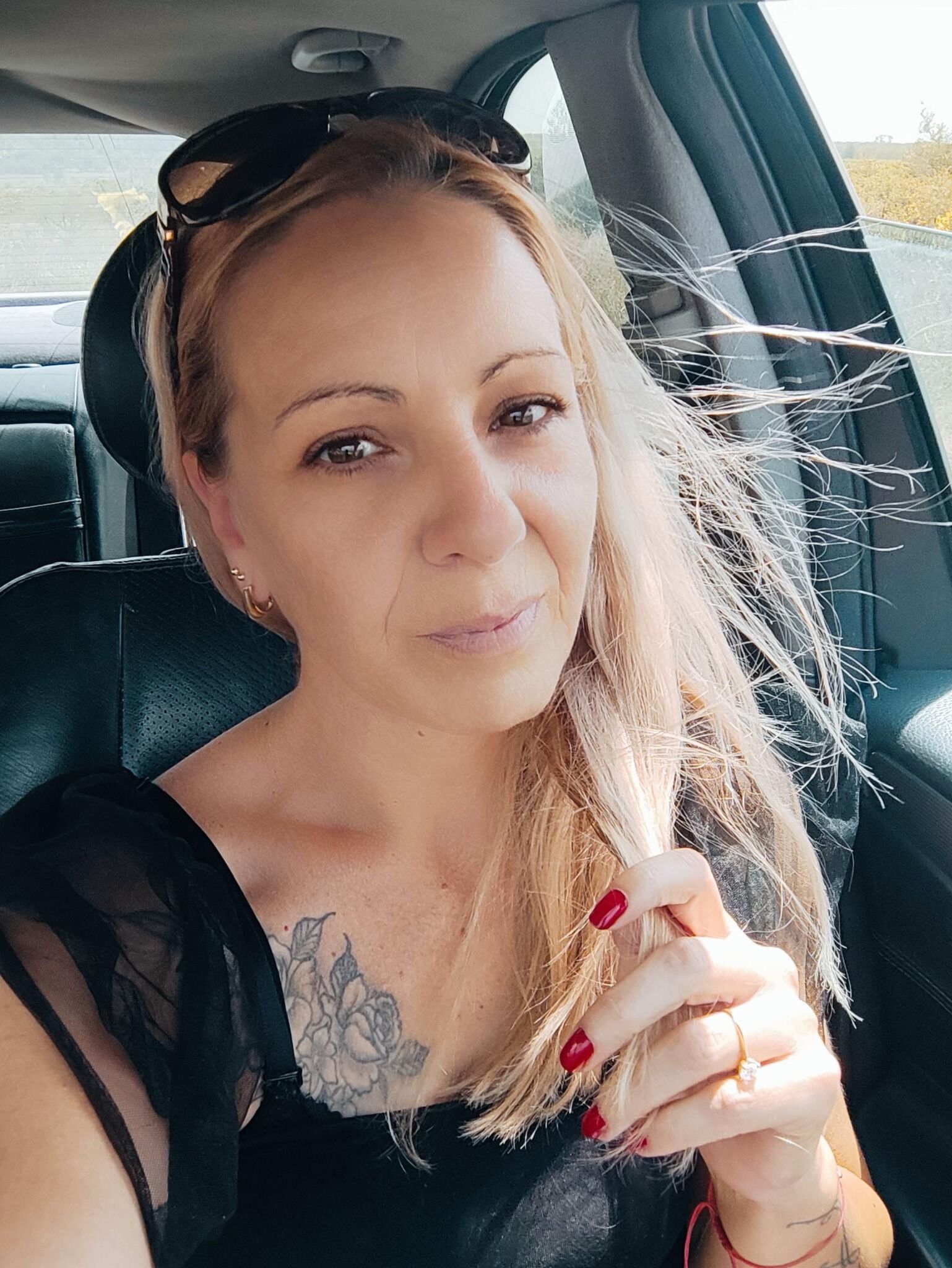 Mommy_blonde_