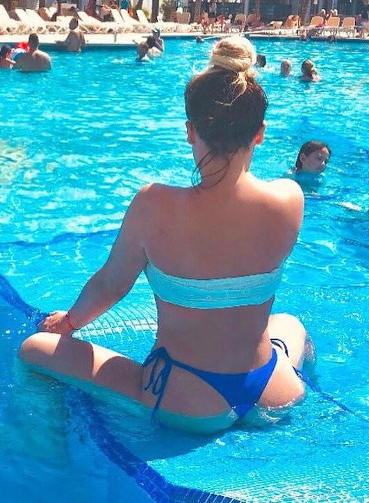 Kelly Miss Solids Ready To Take On Bikinis & Thongs