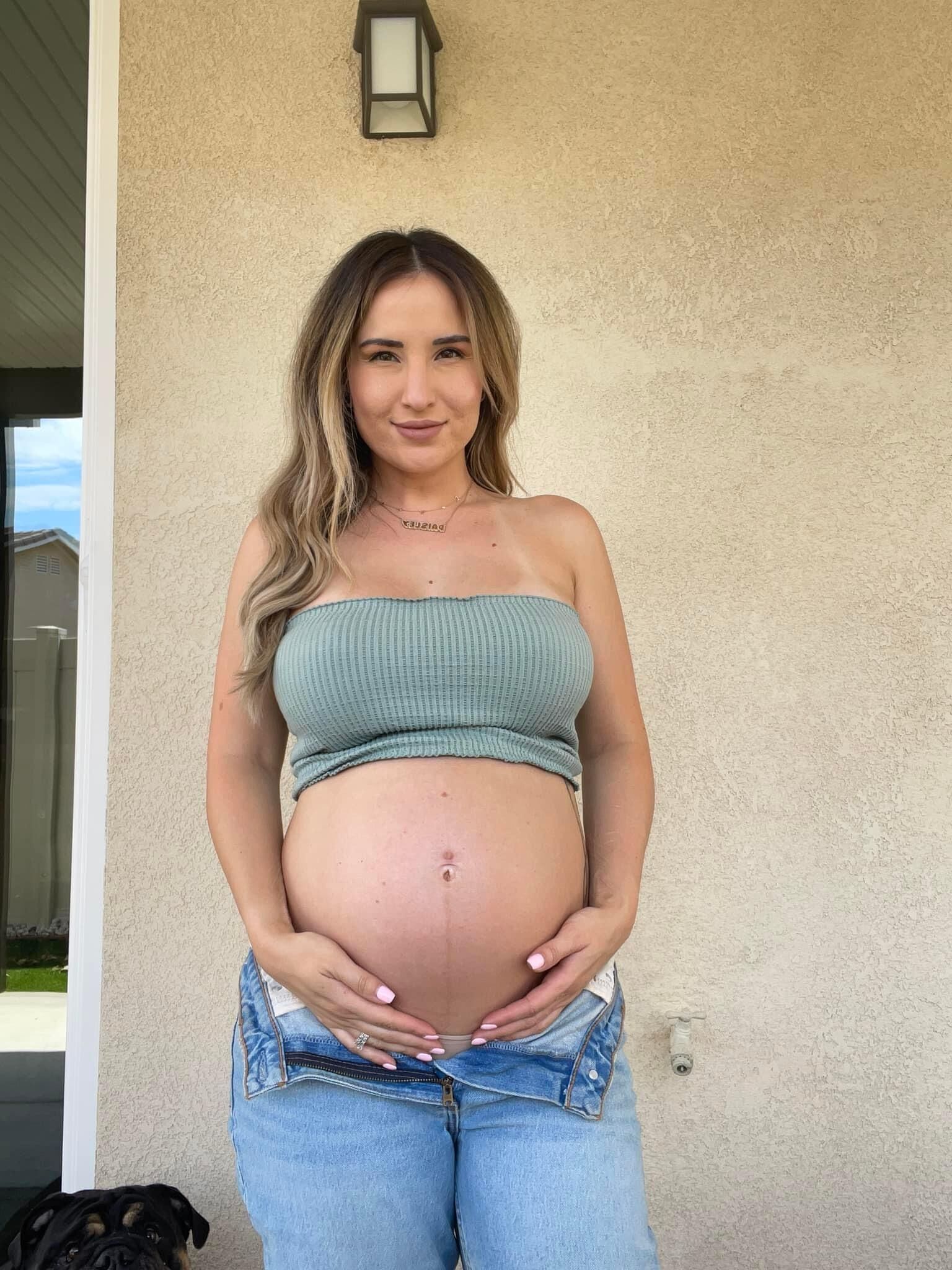 Blonde Preggo Power 