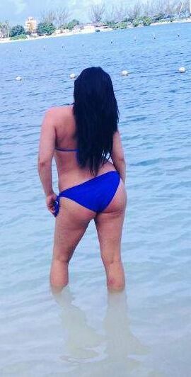 Kelly Miss Solids Ready To Take On Bikinis & Thongs