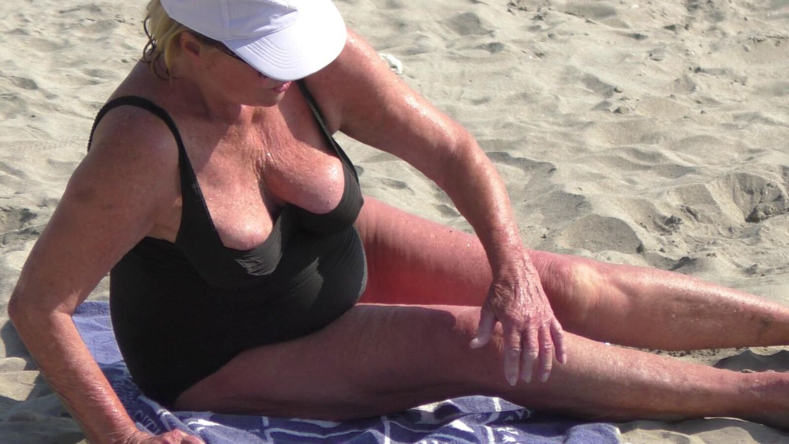Preciosa abuela sexy