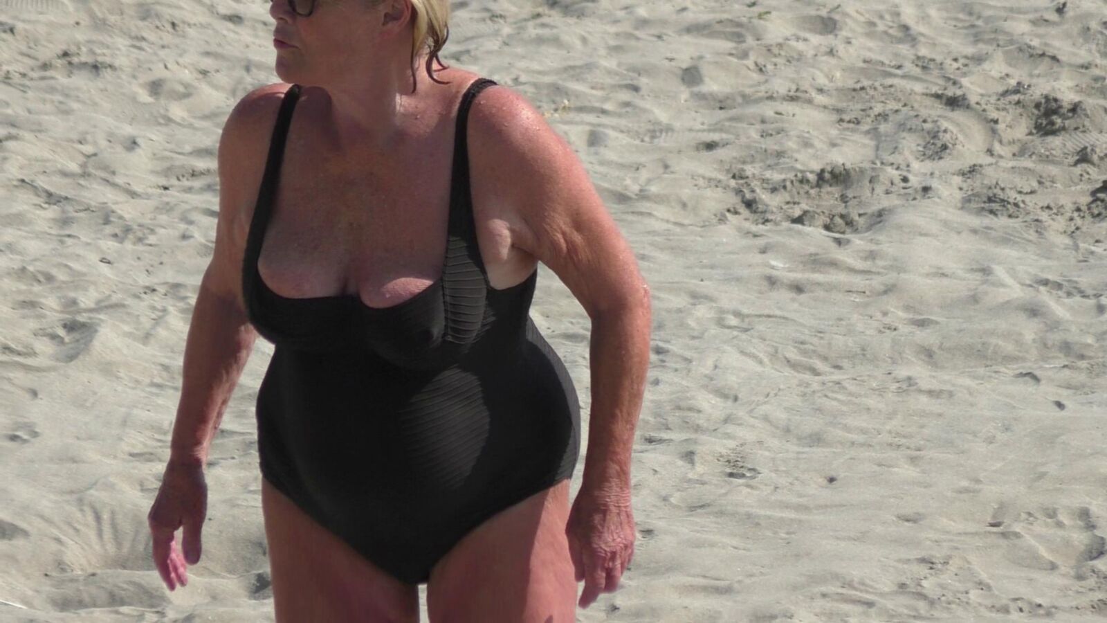 Preciosa abuela sexy