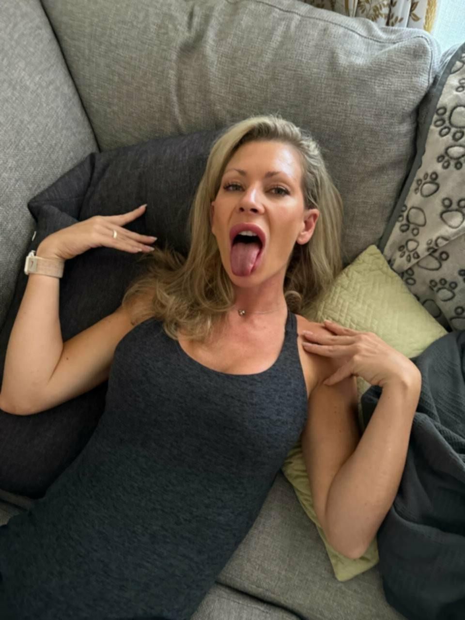 Sexy Blonde Hotwife Vanessa