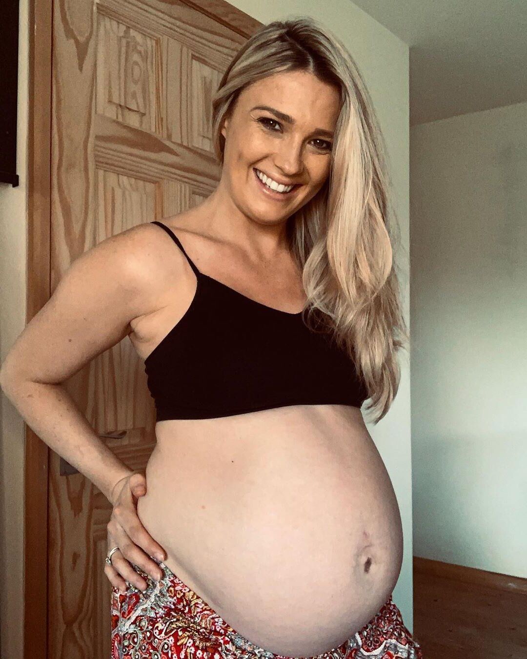 Superbe blonde enceinte