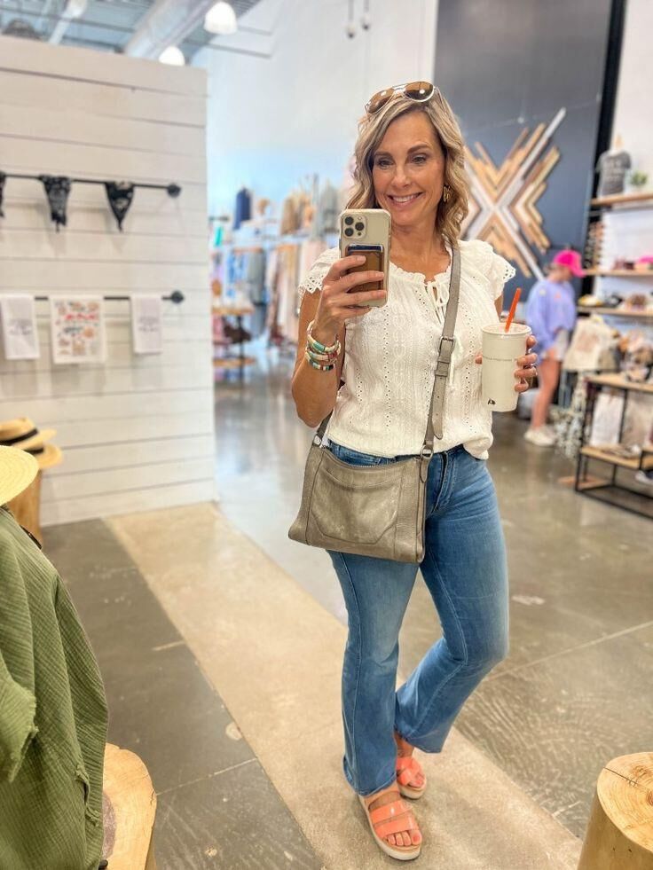 P interest In Beauty Queen In Between (Milf Fashion Blogger)