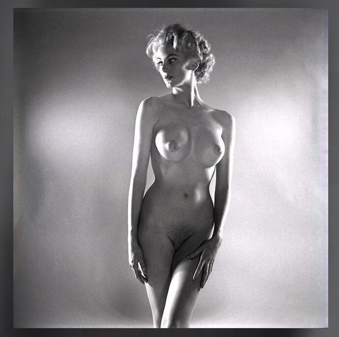 Nude US model and actress Carmen Dell'Orefice 
