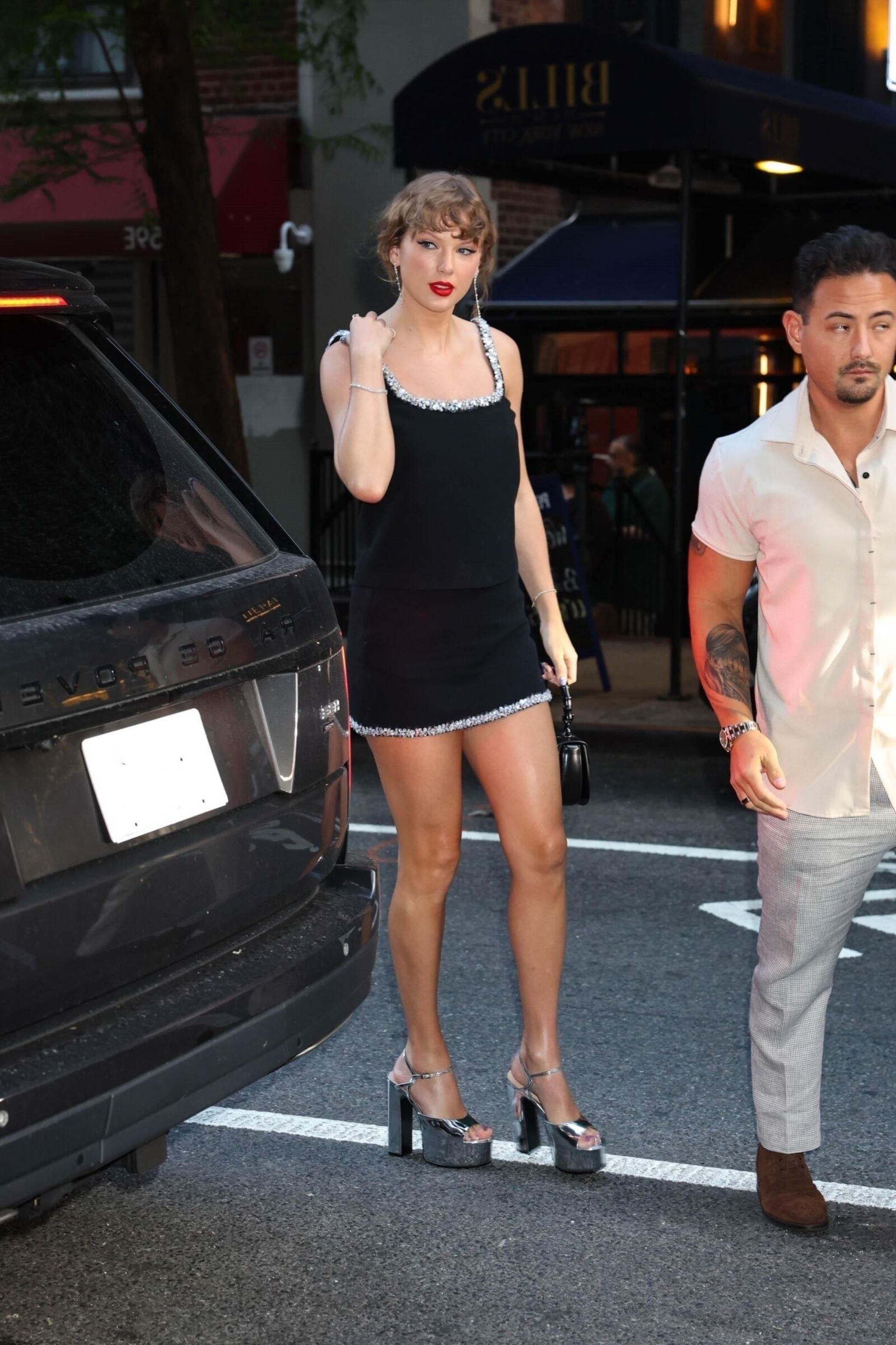 Taylor Swift e Selena Gomez para jantar na cidade de Nova York