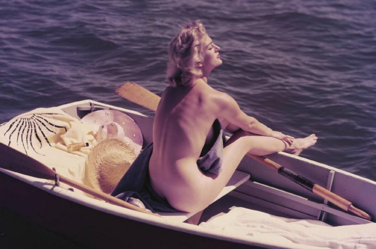 Nude US model and actress Carmen Dell'Orefice 