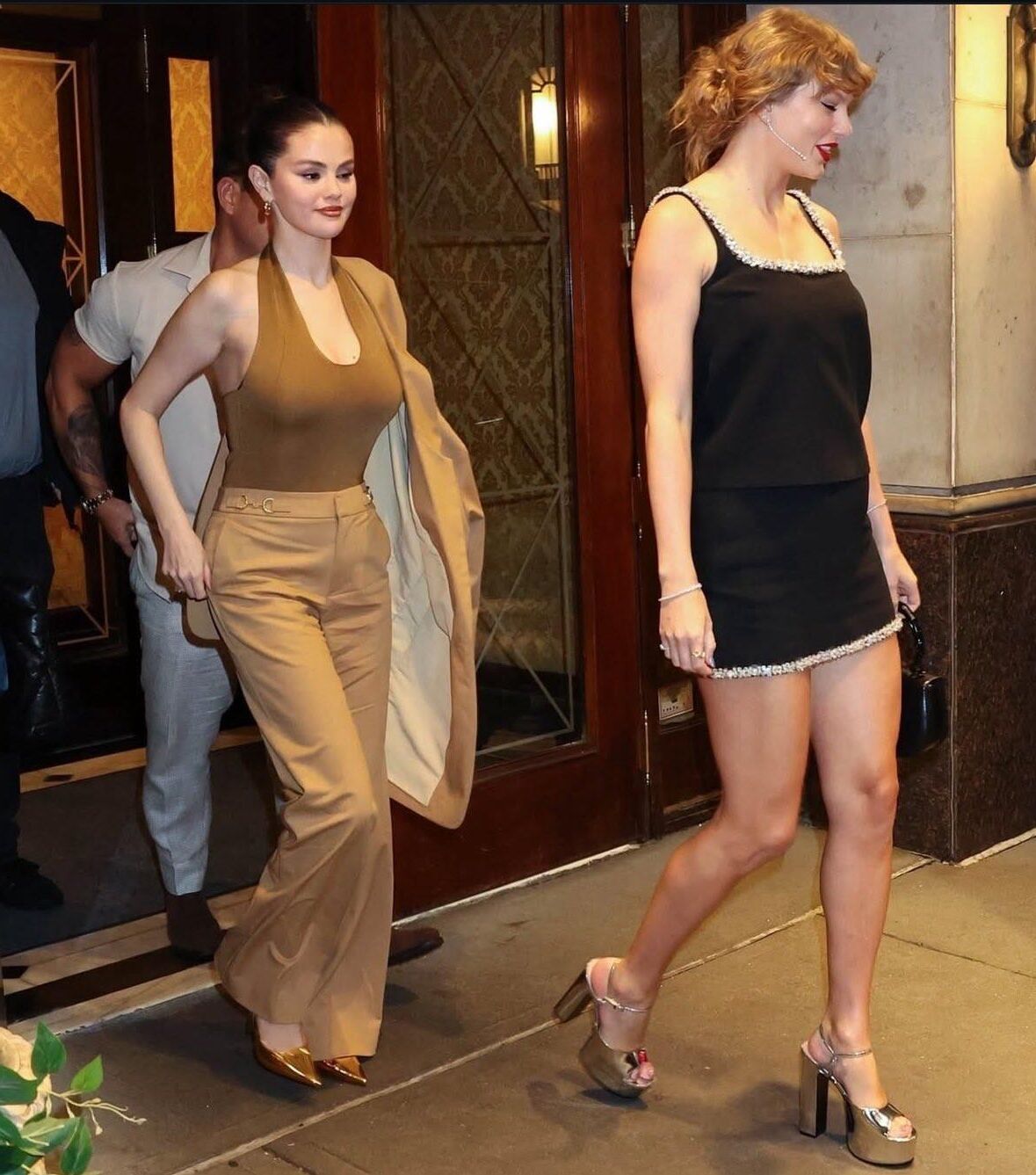 Taylor Swift e Selena Gomez para jantar na cidade de Nova York