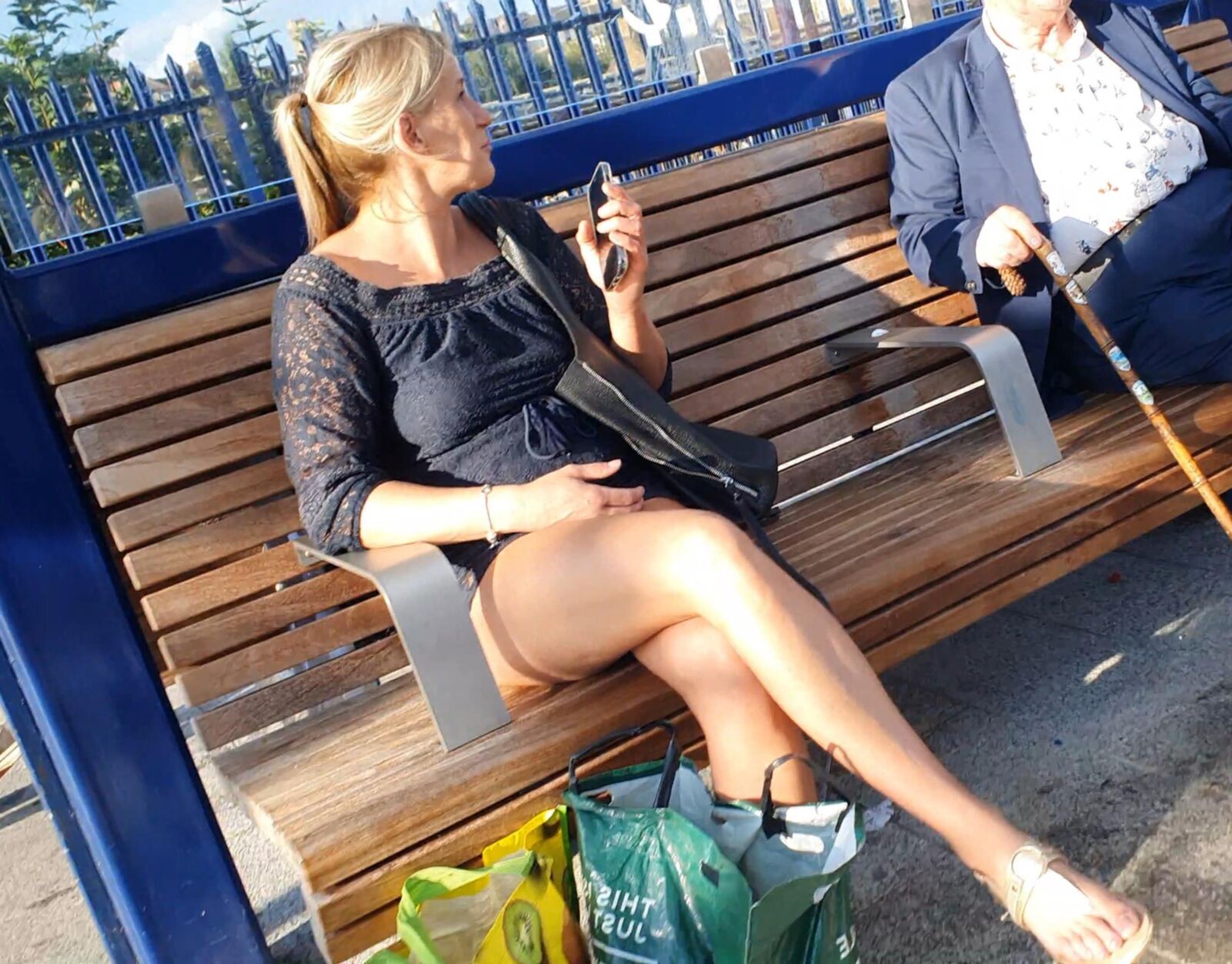 [CANDID] BLONDE MILF FLAUNTS LONG LEGS
