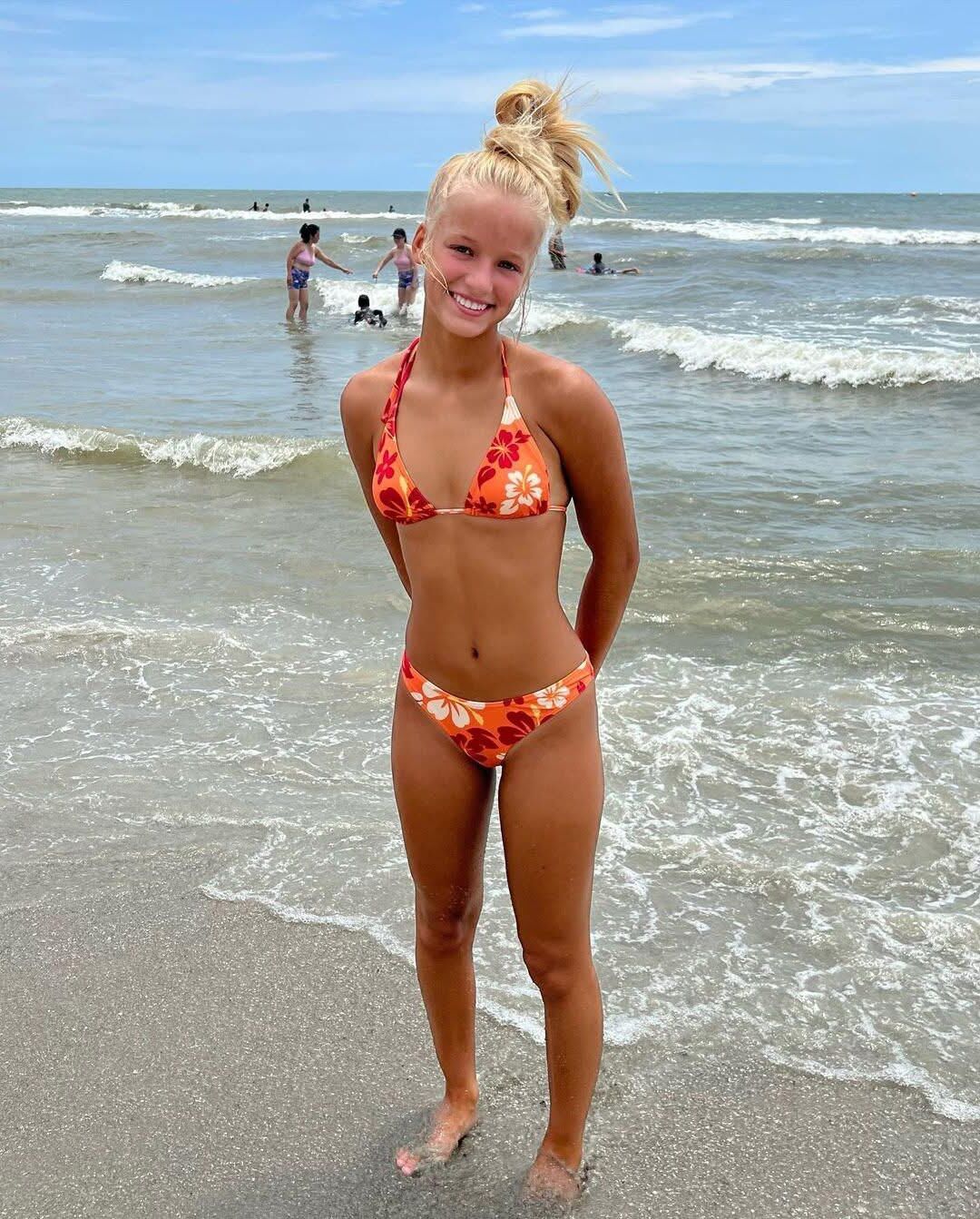 Bikini Teen Natalie Grace