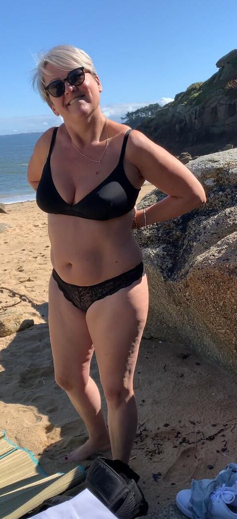 Plage mature blonde