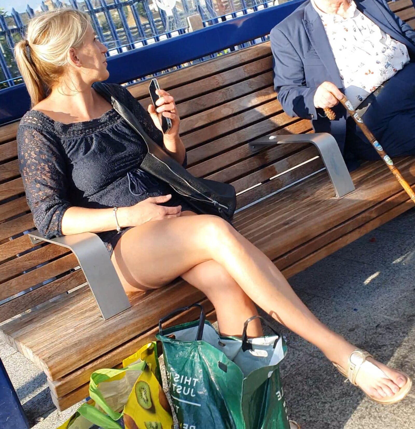 [CANDID] BLONDE MILF FLAUNTS LONG LEGS