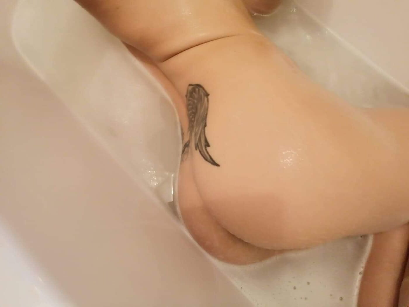 Milf blonde sexy avec de petits seins