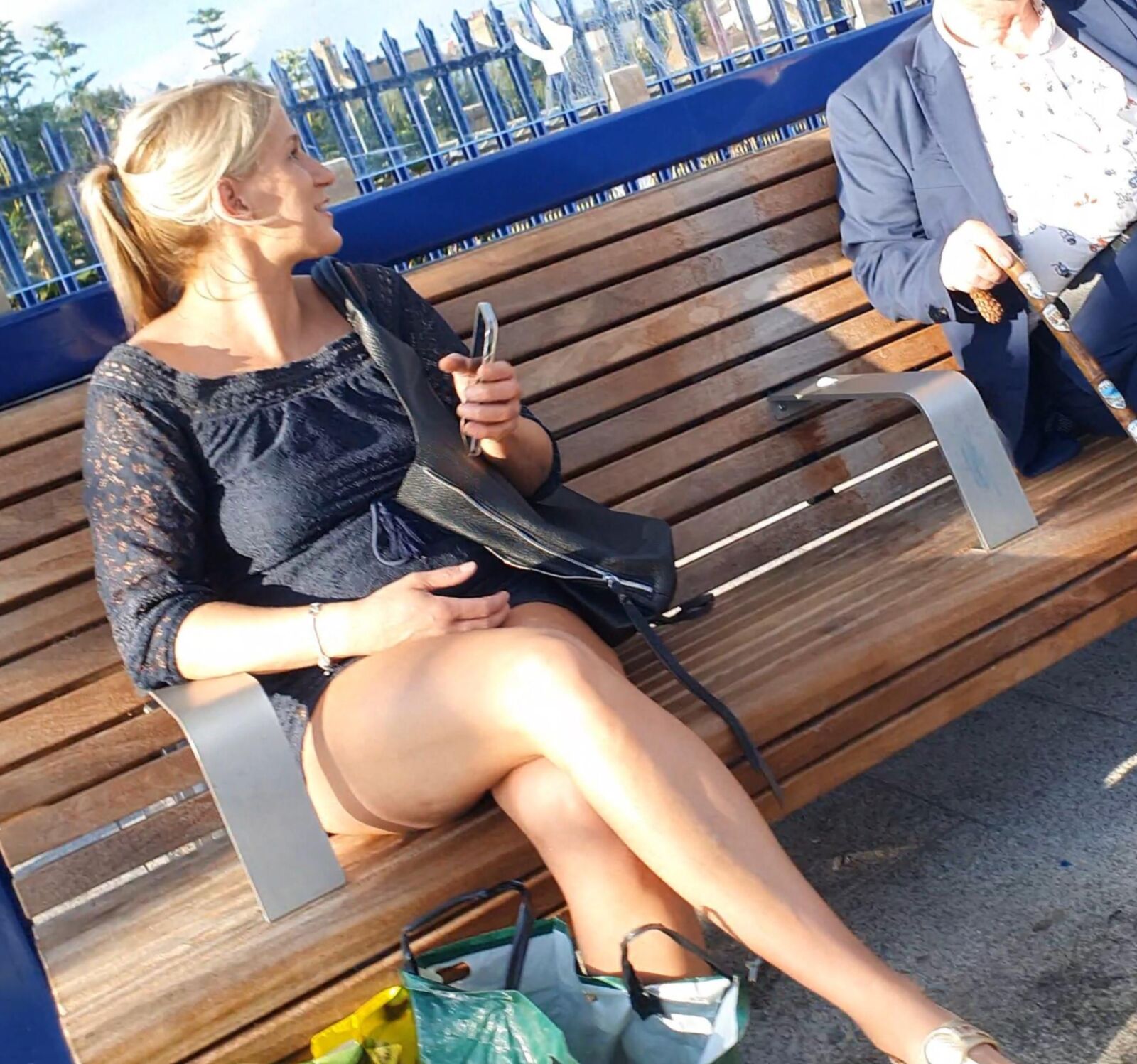 [CANDID] BLONDE MILF FLAUNTS LONG LEGS
