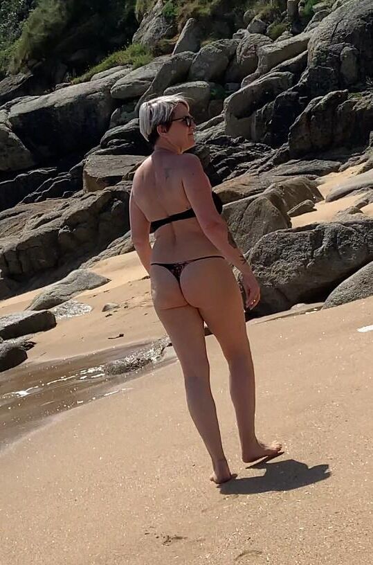 Plage mature blonde