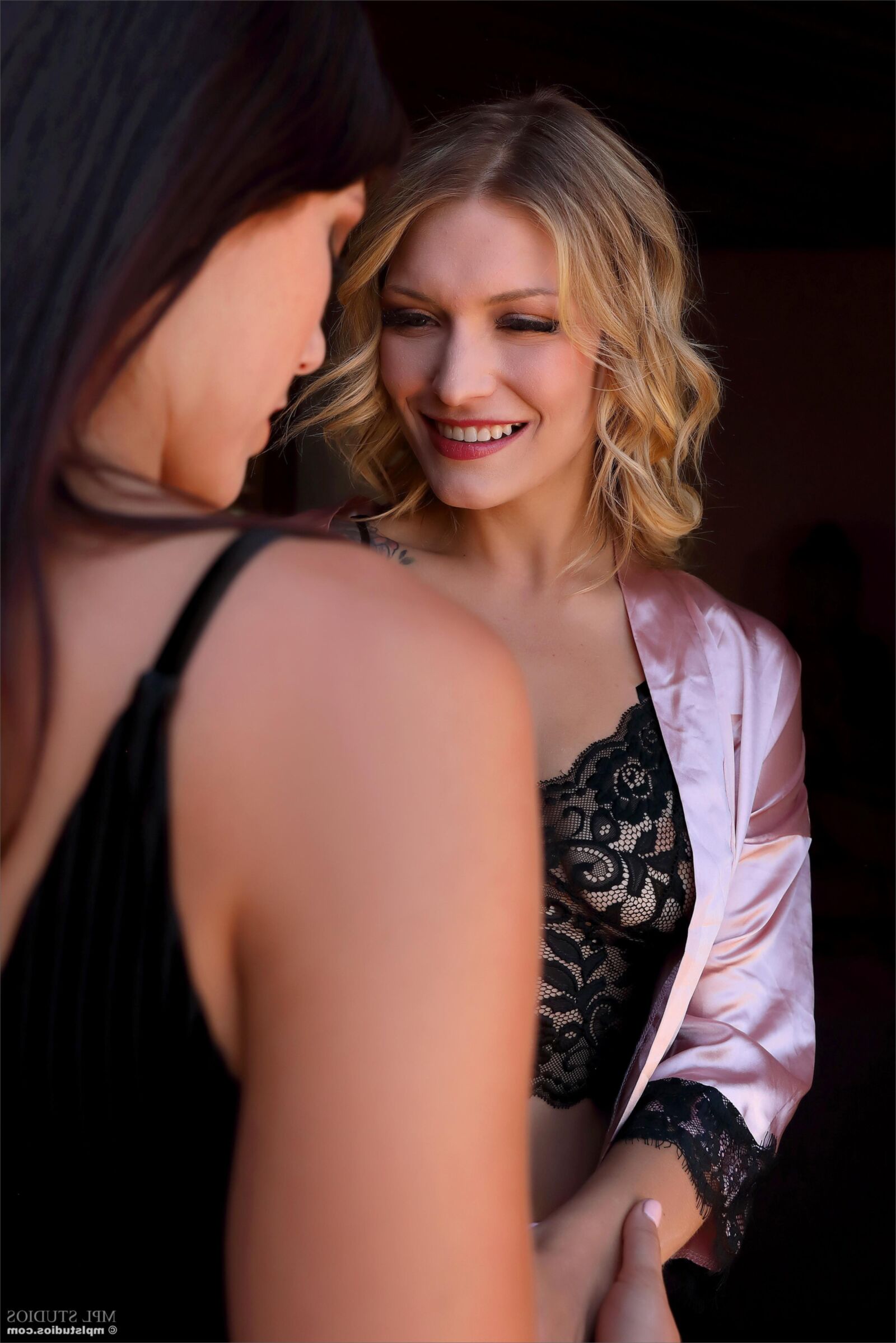 Scarlet y Elena vienen a bailar conmigo
