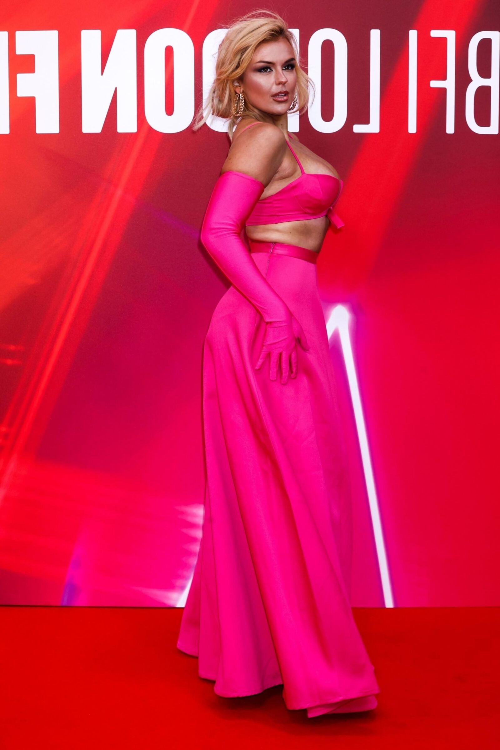 Titten Tallia Storm