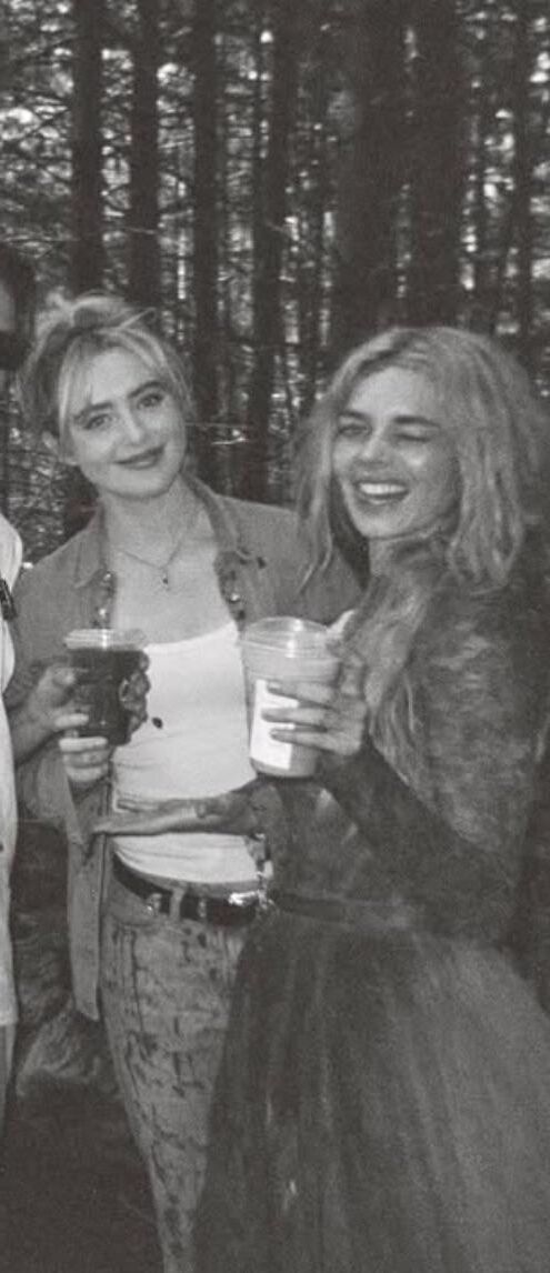 Samara Weaving und Kathryn Newton