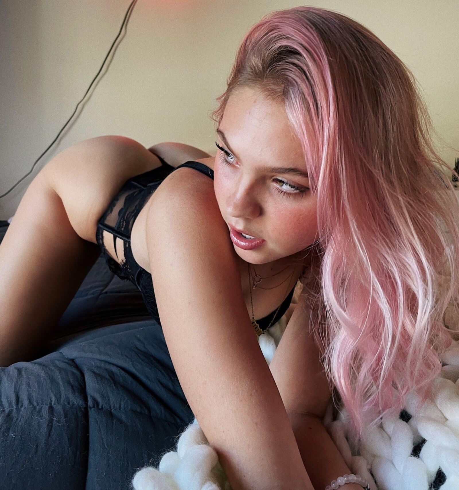 Jordyn Jones ist bereit für alles !!!